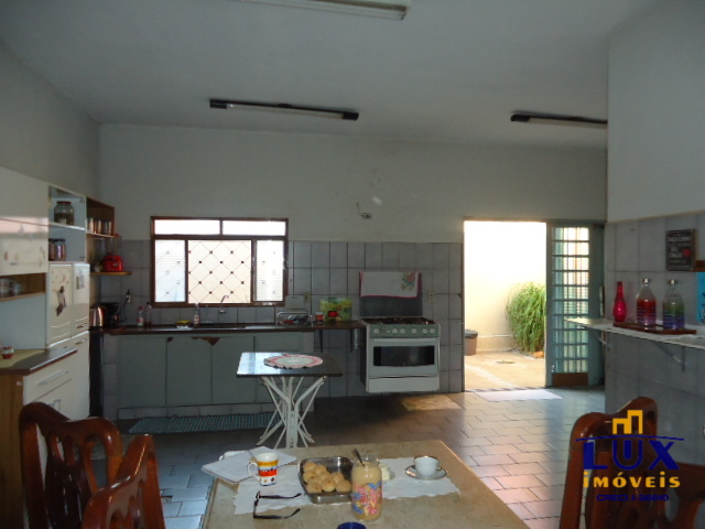 Casa | Comercial – Vila Sto. Antônio (Venda)