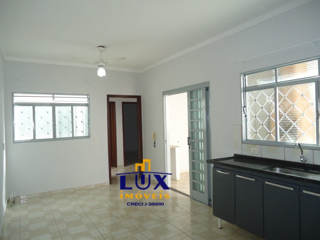 Casa de Fundos – Jardim Roseiral (Locação) Casa de Fundos – Jardim Roseiral (Locação)