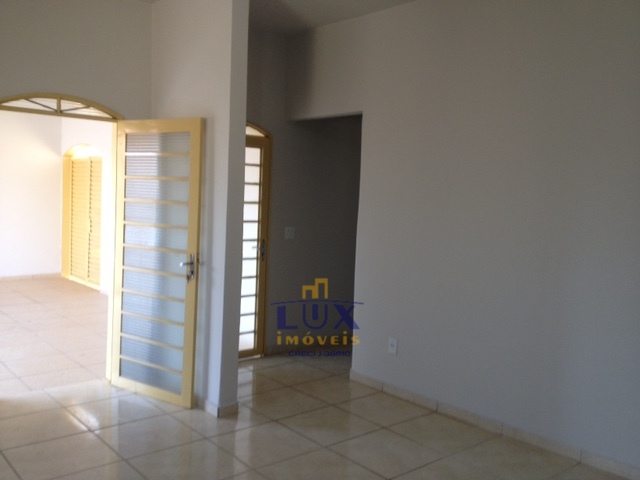 Casa de Frente – Jardim Novo Mundo (Locação) Casa de Frente – Jardim Novo Mundo (Locação)