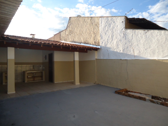 Casa – Vila Ideal (Locação)