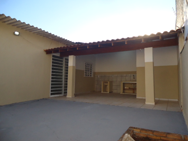 Casa – Vila Ideal (Locação)