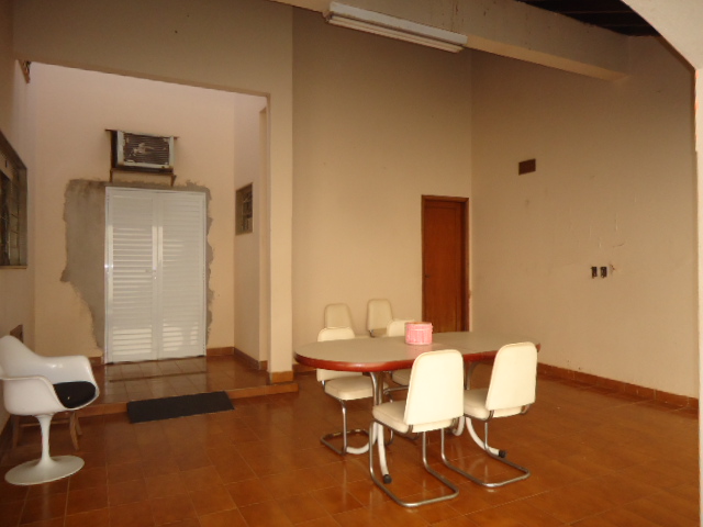 Casa – Vila Maceno (Venda)