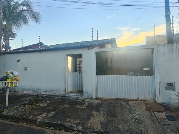 Casa – Jardim Arroyo (Locação)