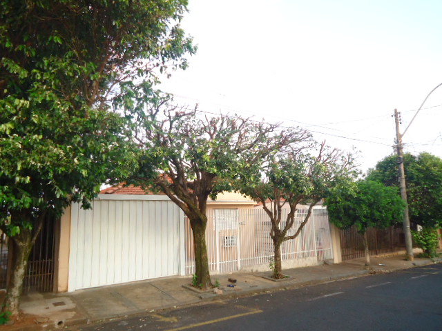 Casa de Frente – Vila Ideal (Locação)