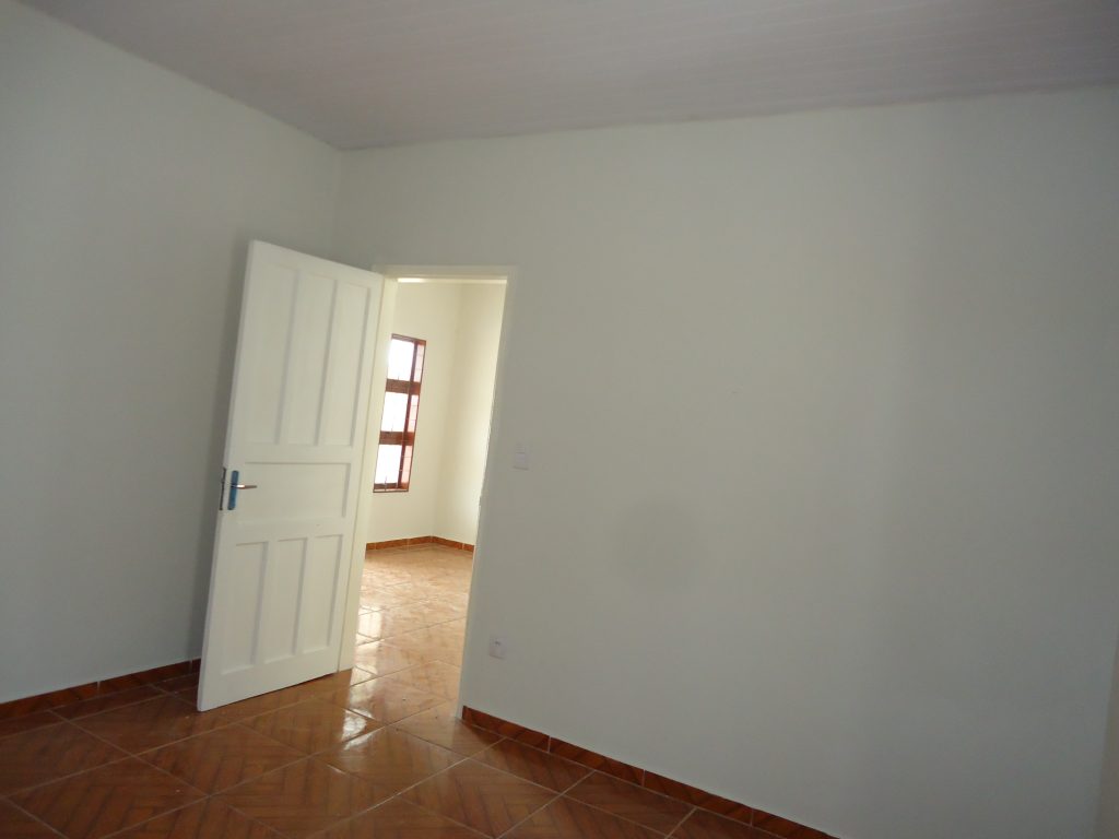 Terreno com Duas Casas – Jardim América (Venda)