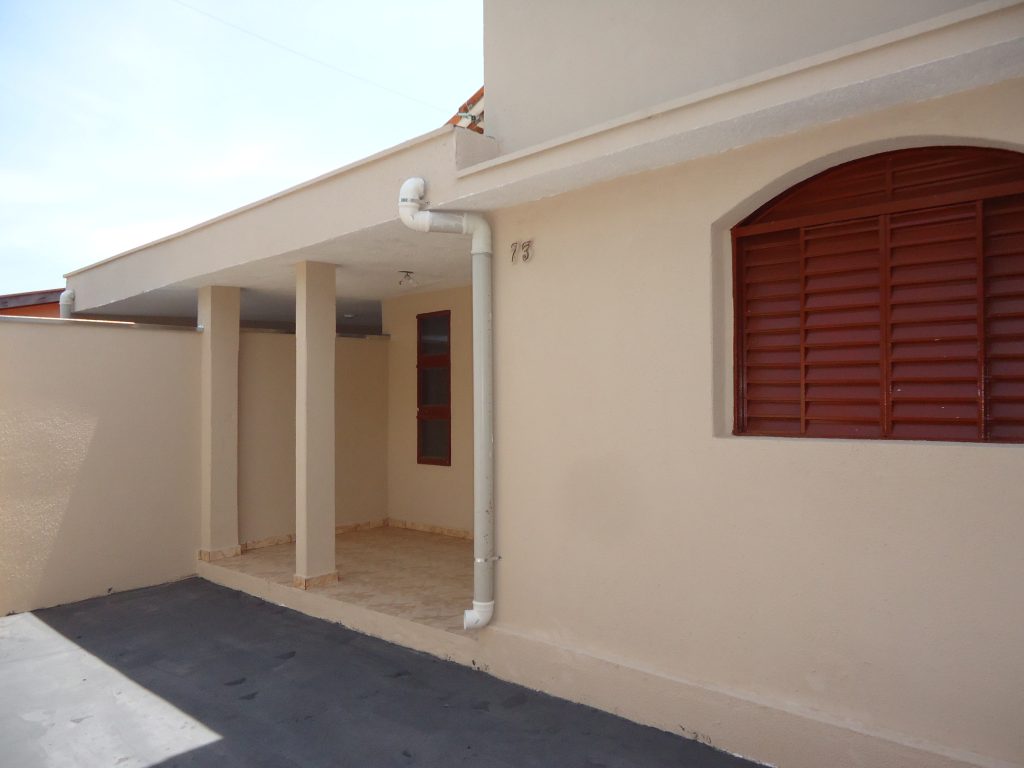 Terreno com Duas Casas – Jardim América (Venda)
