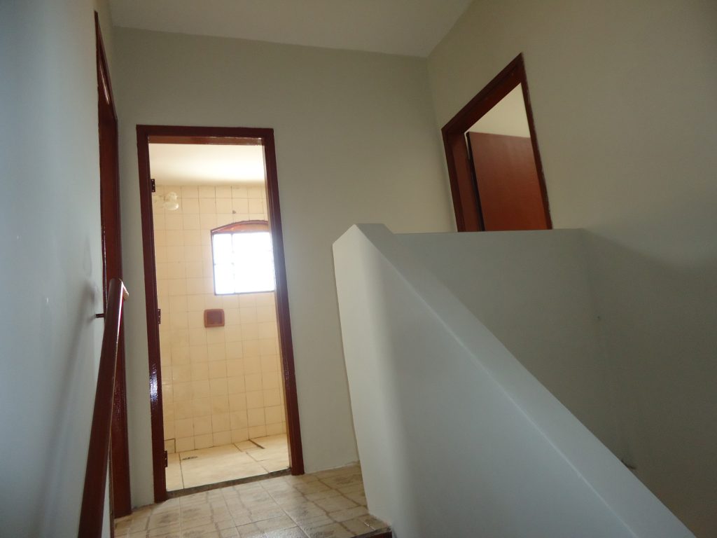 Terreno com Duas Casas – Jardim América (Venda)