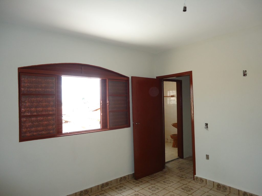 Terreno com Duas Casas – Jardim América (Venda)