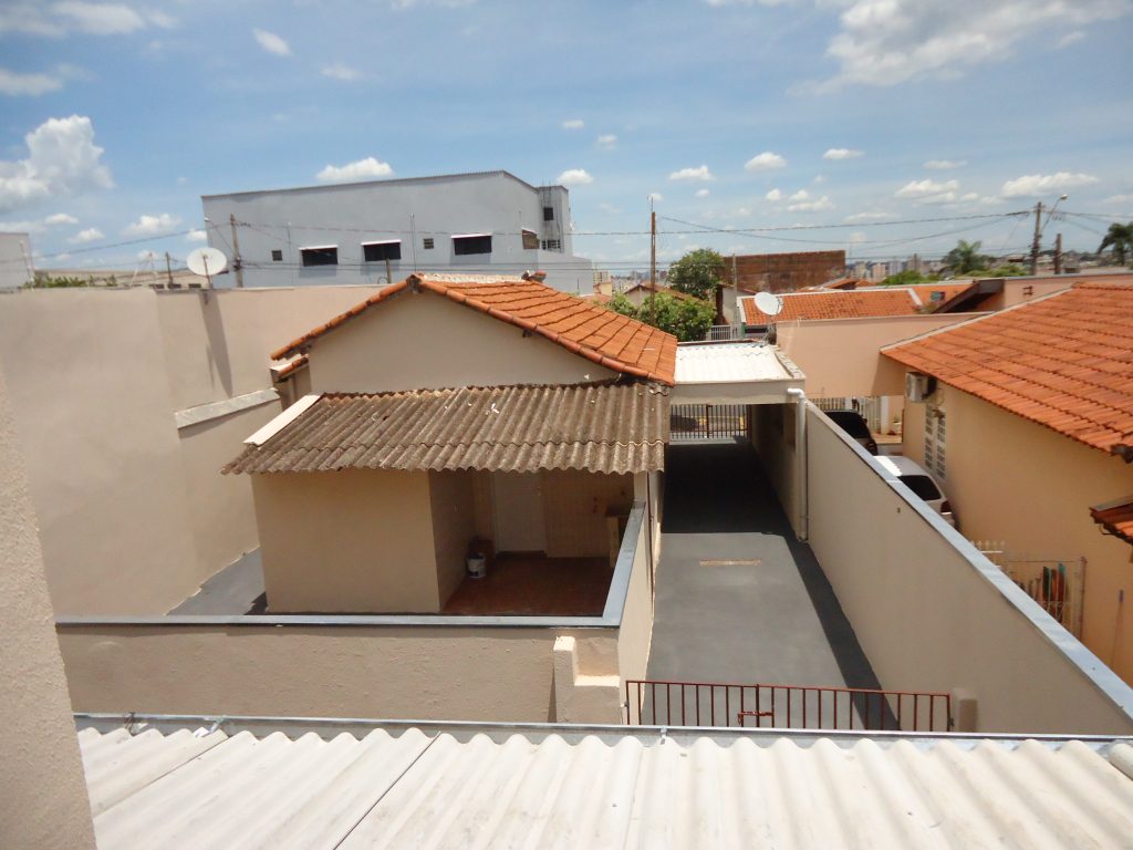 Terreno com Duas Casas – Jardim América (Venda)