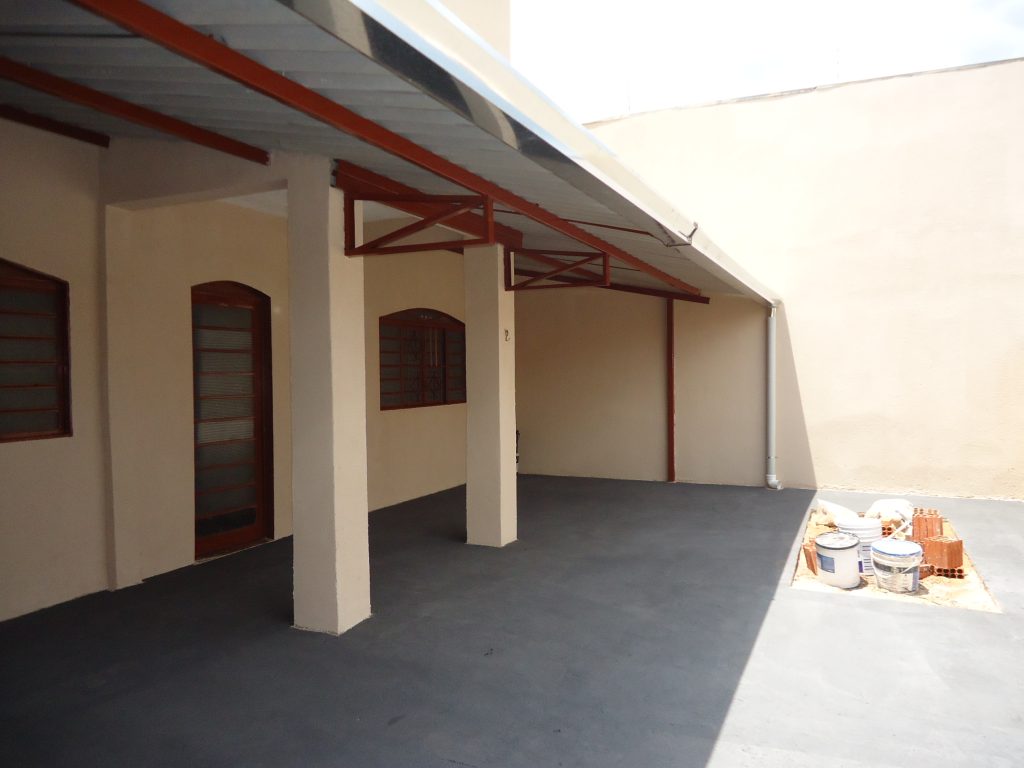 Terreno com Duas Casas – Jardim América (Venda)