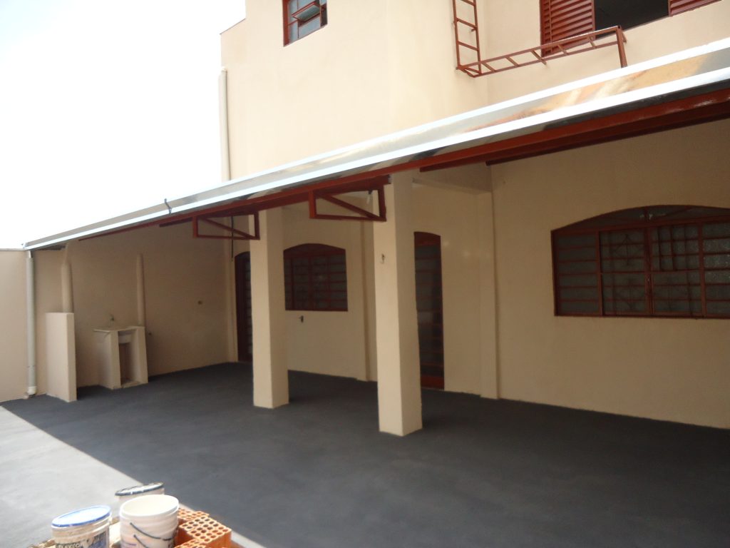 Terreno com Duas Casas – Jardim América (Venda)