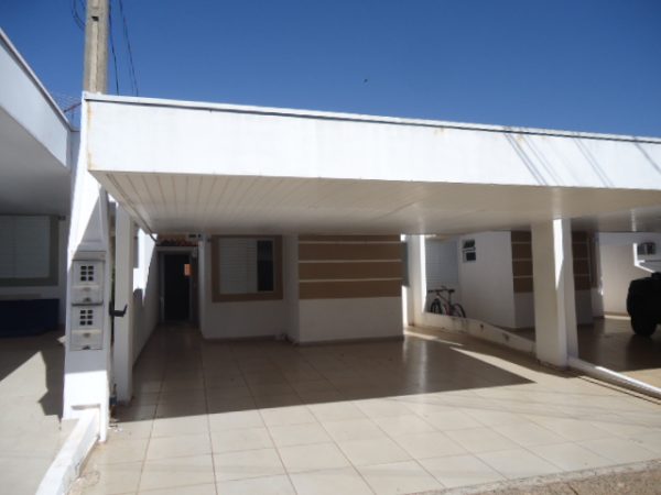 Casa – Garden Village I (Locação)