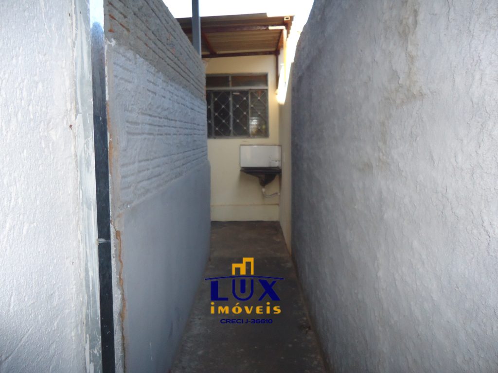 Casa de Fundos – Solo Sagrado (Locação)