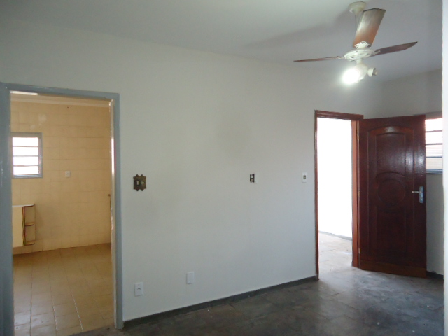 Casa – Vila Ideal (Locação)