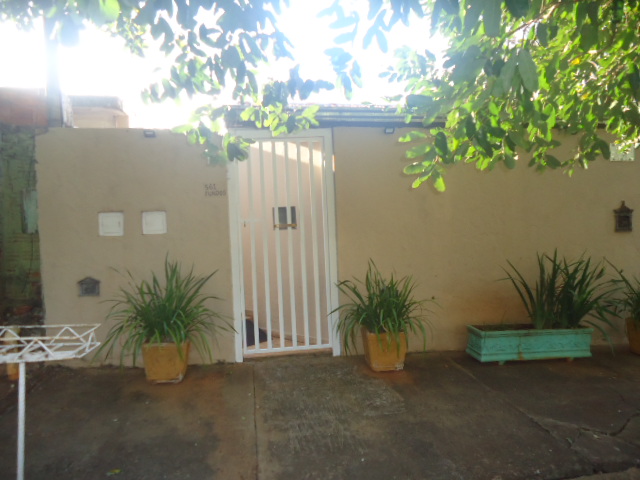 Casa de fundos – São Deocleciano (Locação)