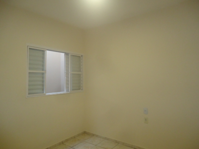 Casa de fundos – São Deocleciano (Locação)