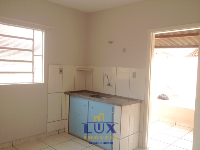 Casa de Fundos – Vila Ideal (Locação)