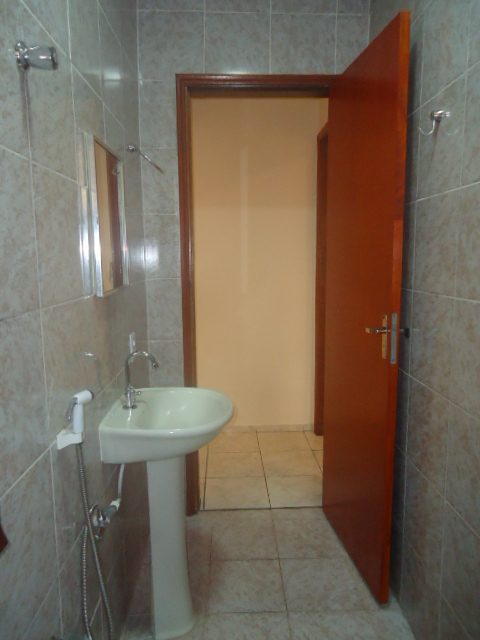 Casa de fundos – São Deocleciano (Locação)