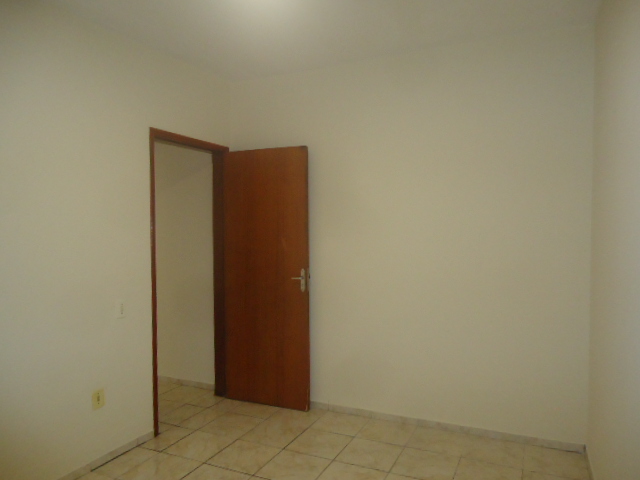 Casa de fundos – São Deocleciano (Locação)