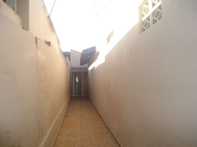Casa de fundos – São Deocleciano (Locação)