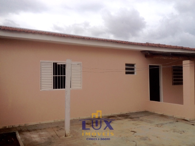 Casa de Fundos – Vila Ideal (Locação)