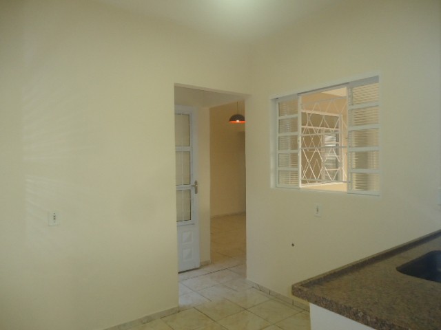 Casa de fundos – São Deocleciano (Locação)